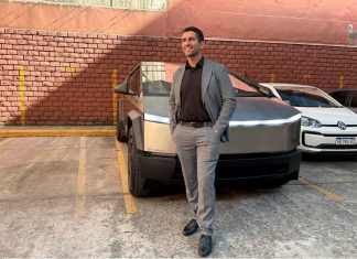 EL PAPELÓN DE MANUEL QUINTAR: OSTENTÓ LLEGANDO CON UN TESLA SIN PATENTE A LA CÁMARA DE DIPUTADOS Y SE LO TERMINARON REMOLCANDO