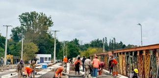 AVANZAN LAS OBRAS EN EL PUENTE SOBRE EL RÍO VAQUEROS