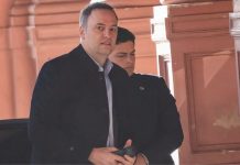 SIGUE LA NOVELA DE ADORNI: DECLARÓ EL HIJO DE UNA DE LAS JUBILADAS POR EL DEPARTAMENTO DE CABALLITO Y LOS NÚMEROS NO LE CIERRAN AL JEFE DE GABINETE