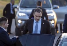 ADORNI INTENTÓ MANIPULAR AL CONTRATISTA Y DE PASO LE PIDIÓ: “ME SALTA LA TÉRMICA DEL CUBÍCULO”