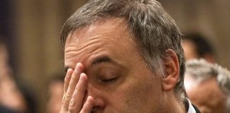 DIMITIÓ ADORNI: FIN