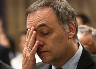 DIMITIÓ ADORNI: FIN