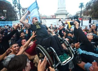 ADIÓS AL INDIO, UN ÍCONO DEL ROCK NACIONAL: UN FANATISMO QUE ATRAVIESA IDEOLOGÍAS, EDADES Y CLASES SOCIALES