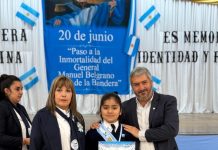 EL GALPÓN HONRÓ A LA BANDERA Y A SU CREADOR