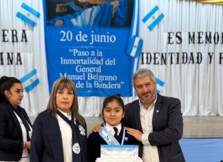 EL GALPÓN HONRÓ A LA BANDERA Y A SU CREADOR