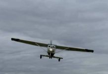 PESADILLA SONORA: DOS CONCEJALES AVANZAN CON LA PROHIBICIÓN DE AVIONETAS CON PUBLICIDAD SOBRE LA CIUDAD