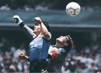 A 2,5 MILLONES DE DÓLARES: SUBASTAN LA HISTÓRICA PELOTA CON LA QUE MARADONA MARCÓ LA “MANO DE DIOS” Y EL “GOL DEL SIGLO”