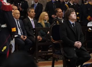 FRENTE A MILEI, EL ARZOBISPO PORTEÑO PIDIÓ TERMINAR CON LAS “CUEVAS DE LA CORRUPCIÓN” Y CITÓ A MESSI PARA PEDIR LA UNIÓN DE LOS ARGENTINOS