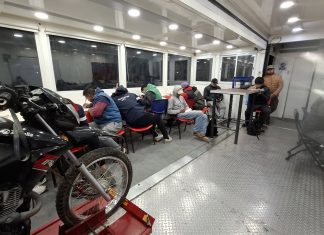FORMACIÓN PARA EL TRABAJO: TRES COMISIONES YA SE CAPACITAN EN MECÁNICA DE MOTOS EN EL GALPÓN