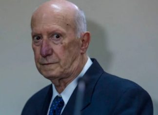 REVOCAN EL SOBRESEIMIENTO DE UN EXJEFE POLICIAL INVESTIGADO POR DELITOS DE LESA HUMANIDAD