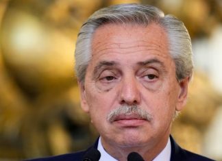 ALBERTO FERNÁNDEZ LE AVISA A INGLATERRA “QUE NO SE PREOCUPE PORQUE LA ARGENTINA ESTÁ ABSOLUTAMENTE DESARMADA”