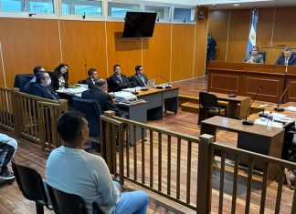 FRANCESAS: SE SIGUE DILATANDO EL JUICIO CONTRA POLICÍAS ACUSADOS DE TORTURAS