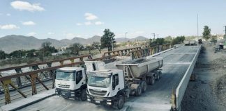 NUEVO PUENTE SOBRE EL RÍO VAQUEROS: EXITOSA PRUEBA DE CARGA Y AVANCES HACIA LA ETAPA FINAL