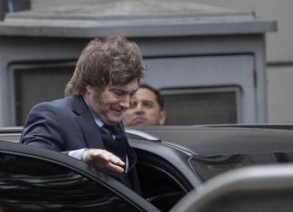 MILEI DIJO QUE AHORA OLIVOS ES UNA BASE MILITAR Y QUE DEPORTÓ 30 MIL TERRORISTAS