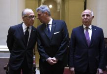 INTERNA EN LA CORTE: ROSATTI Y LORENZETTI REPUSIERON LA CAUTELAR POR LA LEY DE TIERRAS PESE AL RECHAZO DE ROSENKRANTZ