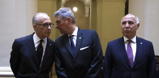 INTERNA EN LA CORTE: ROSATTI Y LORENZETTI REPUSIERON LA CAUTELAR POR LA LEY DE TIERRAS PESE AL RECHAZO DE ROSENKRANTZ
