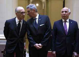 INTERNA EN LA CORTE: ROSATTI Y LORENZETTI REPUSIERON LA CAUTELAR POR LA LEY DE TIERRAS PESE AL RECHAZO DE ROSENKRANTZ