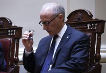 INTERNA EN LA CORTE: ROSENKRANTZ INSISTE EN VOTAR CONTRA LA LEY DE TIERRAS Y CONVOCAN DOS CONJUECES