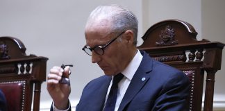 INTERNA EN LA CORTE: ROSENKRANTZ INSISTE EN VOTAR CONTRA LA LEY DE TIERRAS Y CONVOCAN DOS CONJUECES