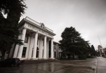 JUZGAN A MIEMBROS DEL GRUPO DE TAREAS DE LA ESMA POR PLANIFICAR Y EJECUTAR UN PLAN SISTEMÁTICO PARA DESPOJAR DE SUS BIENES A PERSONAS SECUESTRADAS