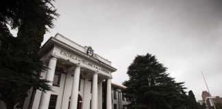 JUZGAN A MIEMBROS DEL GRUPO DE TAREAS DE LA ESMA POR PLANIFICAR Y EJECUTAR UN PLAN SISTEMÁTICO PARA DESPOJAR DE SUS BIENES A PERSONAS SECUESTRADAS
