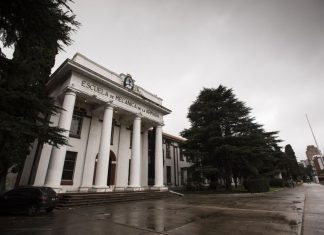 JUZGAN A MIEMBROS DEL GRUPO DE TAREAS DE LA ESMA POR PLANIFICAR Y EJECUTAR UN PLAN SISTEMÁTICO PARA DESPOJAR DE SUS BIENES A PERSONAS SECUESTRADAS
